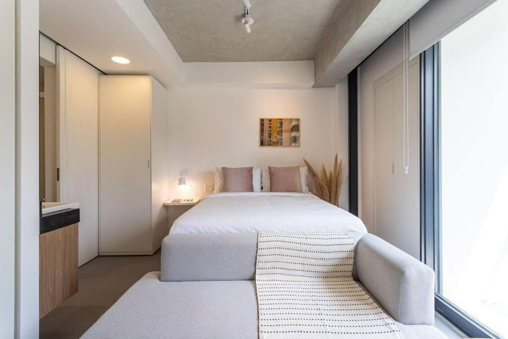 Apt. Inteiro Recem-reformado - Madalena São Paulo